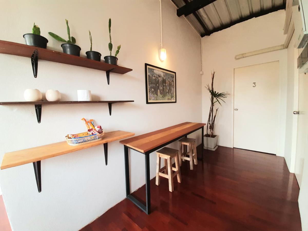 Pingplalee Female House Bed & Breakfast Bangkok Exterior photo